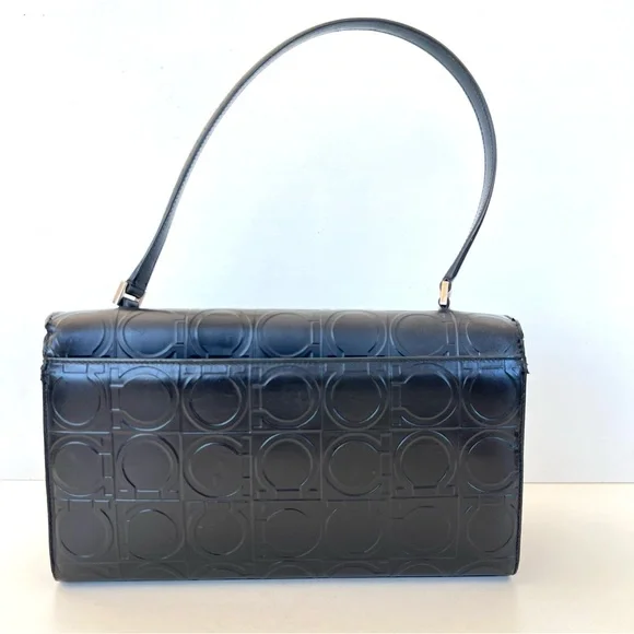 SALVATORE FERRAGAMO Black Smooth Leather Signature Gancini Pattern Shoulder Bag